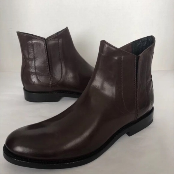 Frye Jet Leather Chelsea Boots - Picture 8 of 8
